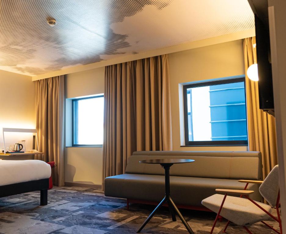 ibis Lviv Center - Chambre Double Familiale Avec Coin Salon