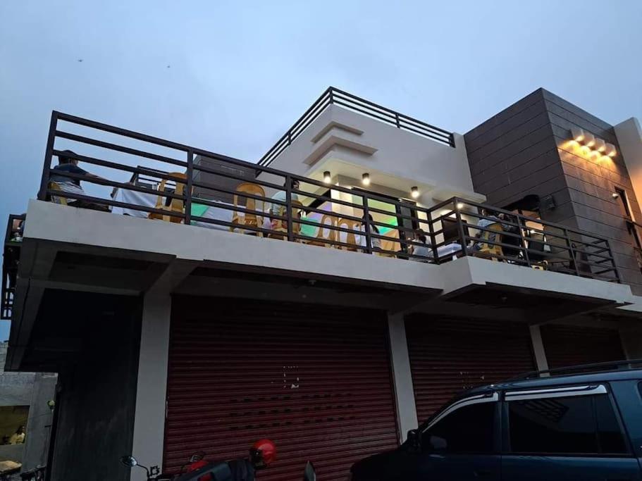 Duero Bohol Modern Apartment with Rooftop