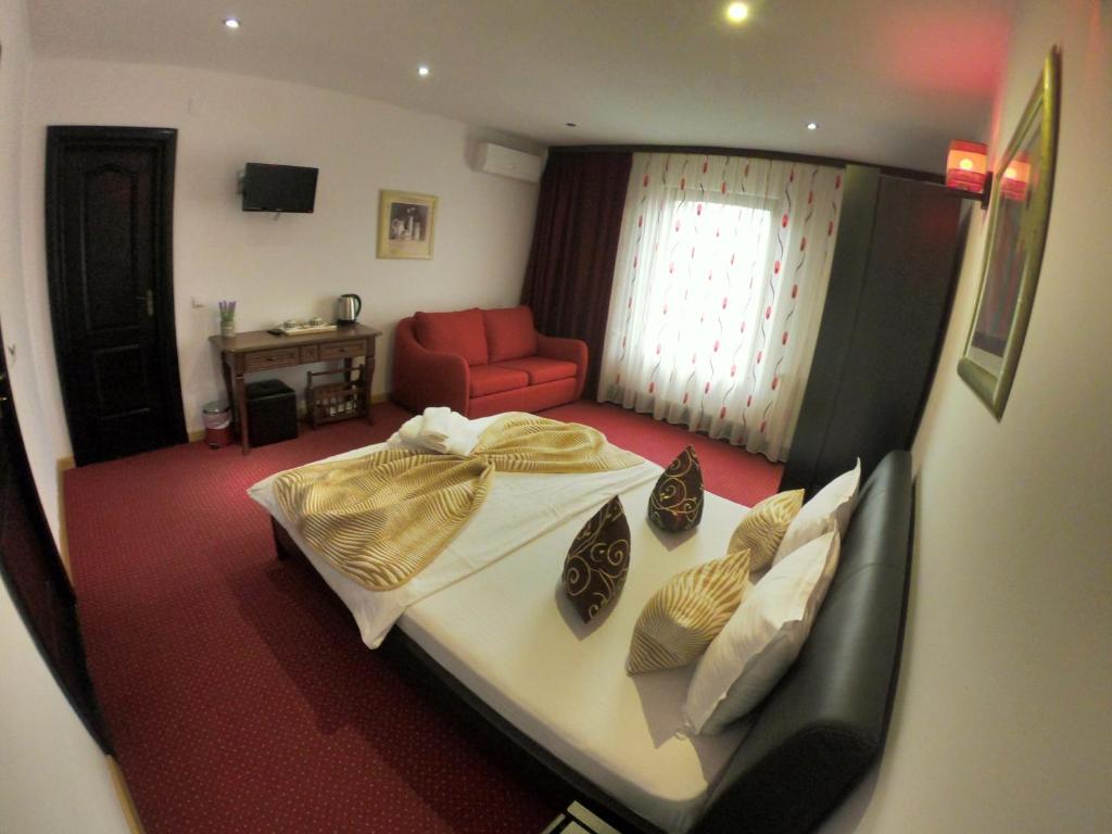 Iris Bucovina - Deluxe Family Room