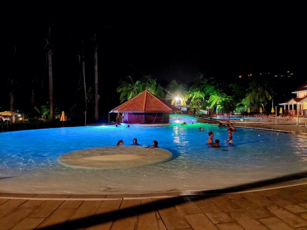 Bazén v ubytování Studio village vacances sainte luce C6 nebo v jeho okolí