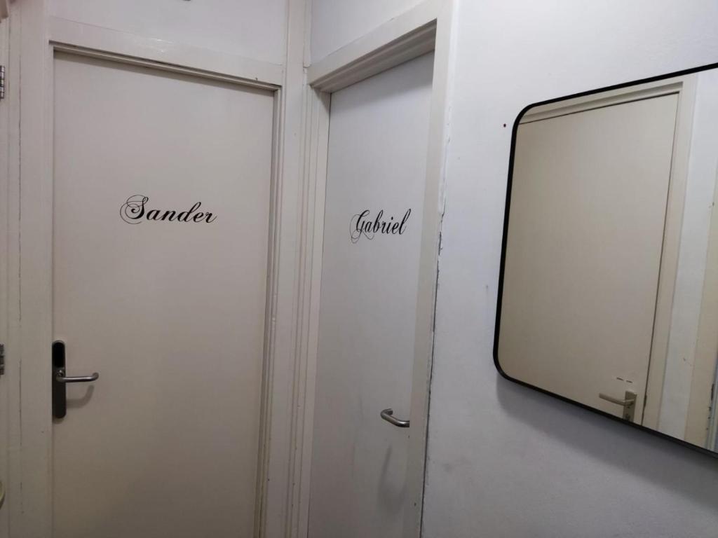 
Bed in 10-Bed Mixed Dormitory Room
