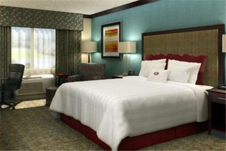 Postel nebo postele na pokoji v ubytování Crowne Plaza Anchorage-Midtown by IHG