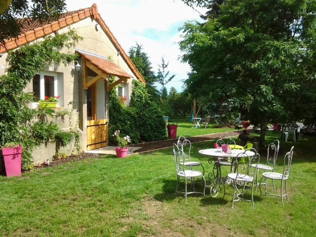 Kebun di luar Gîte Moulins, 3 pièces, 5 personnes - FR-1-489-324