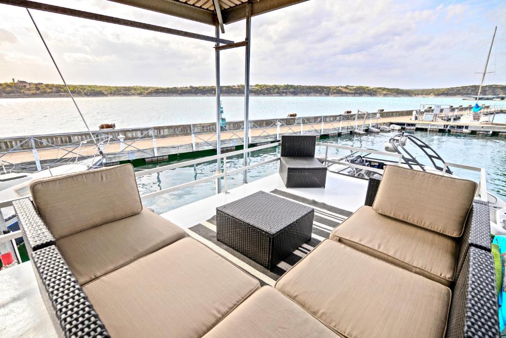 Casa Ocaso! Houseboat on Beautiful Lake Travis, Austin (updated prices