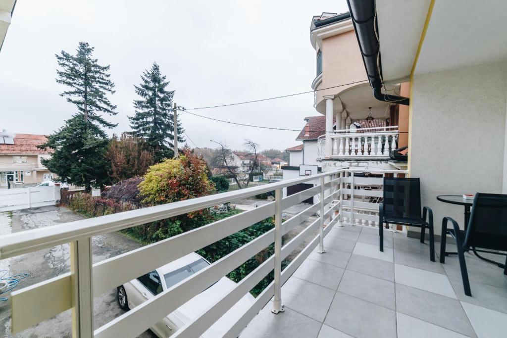 Balkón nebo terasa v ubytování Garni Hotel Radović