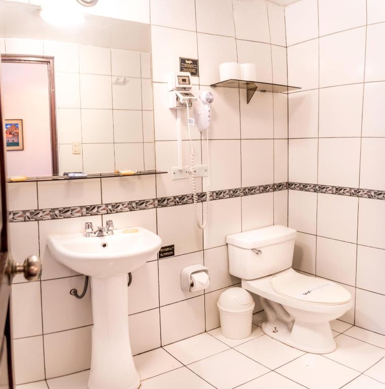 Koupelna v ubytování Llaqta Wasi