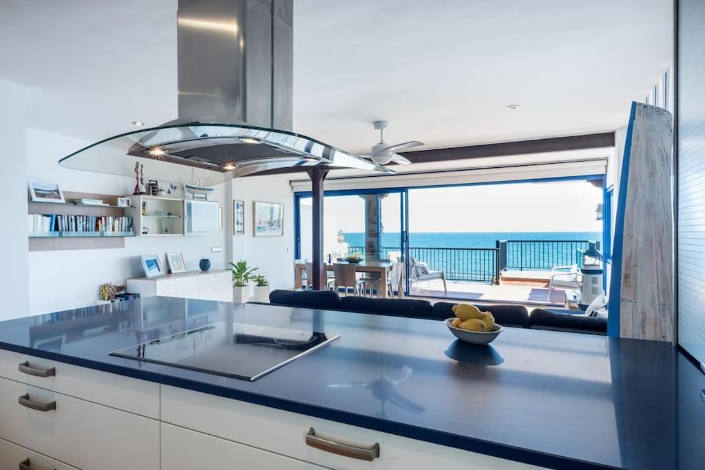 Zdjęcie z galerii obiektu ¡Impactante apartamento a cero linea de mar! w mieście Tarragona