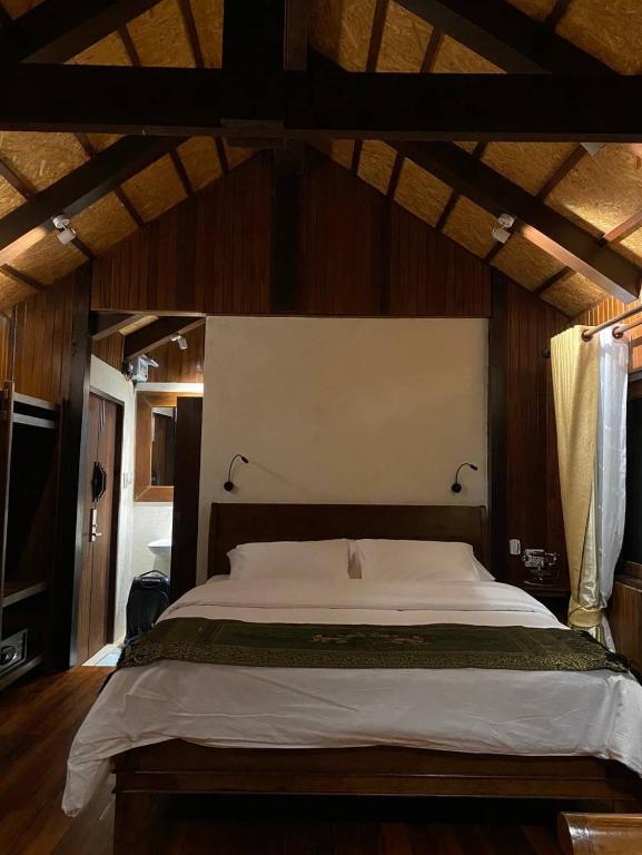 Kawarin Secret Hut Hotel and Resort - Vista Oceánica De Lujo