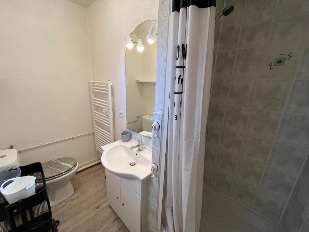Kúpeľňa v ubytovaní Acrab, Appt vue mer au calme
