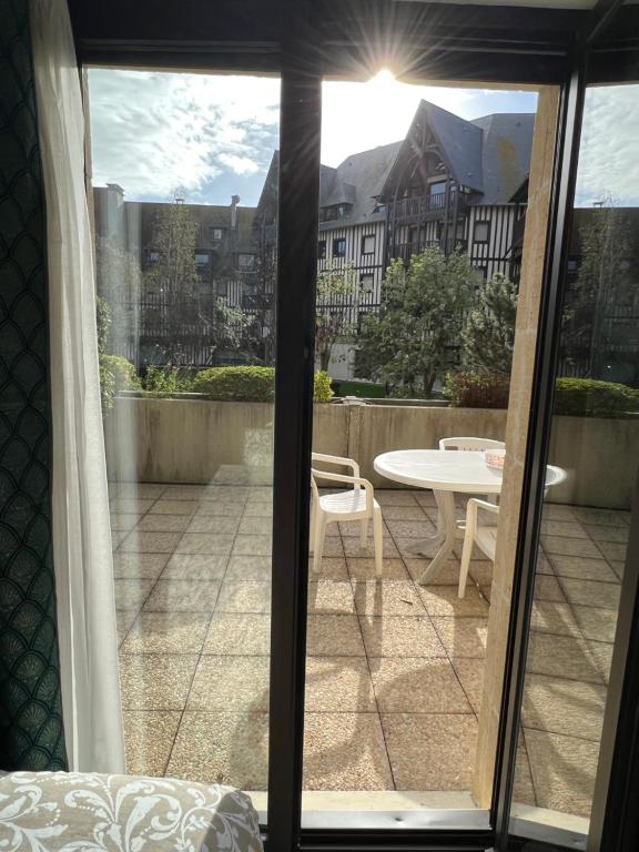 Balkón alebo terasa v ubytovaní Côté Jardin - Terrasse, Calme et Cosy