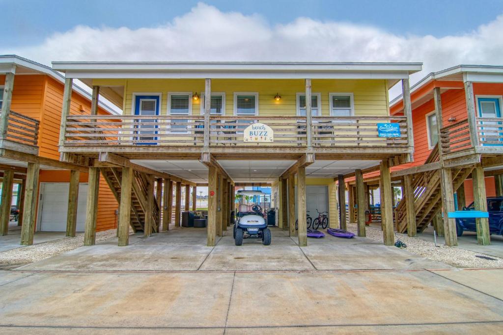 Beach Buzz - House