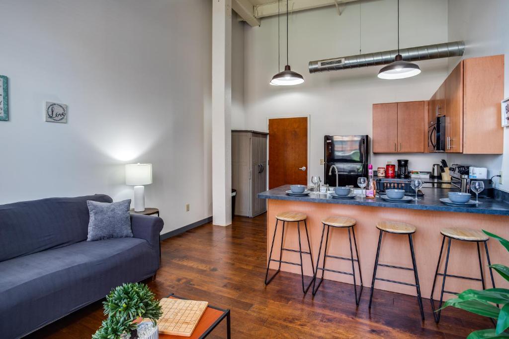 NY Style Centric Loft with King Bed by Park ave photo