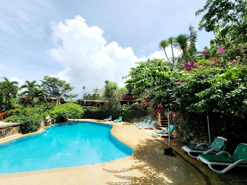 Bazén v ubytování Kata Garden Resort SHA Extra Plus nebo v jeho okolí