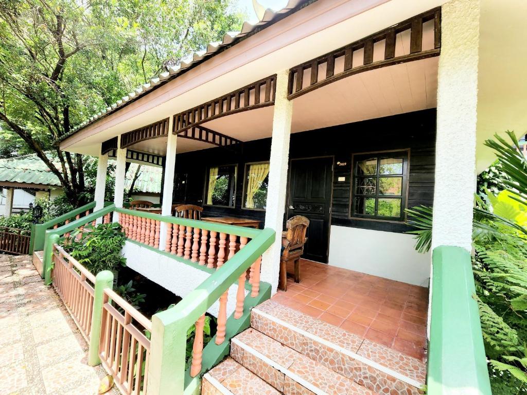 Balkón nebo terasa v ubytování Kata Garden Resort SHA Extra Plus