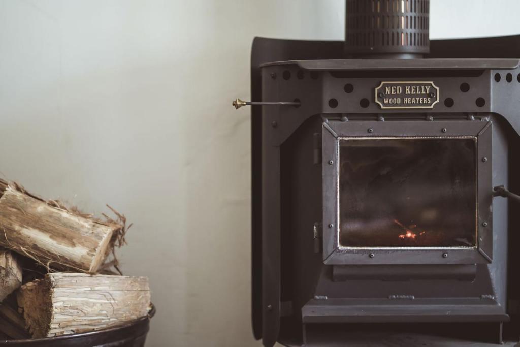 Weets Lodge, Glenlyon, Australia - Booking.com