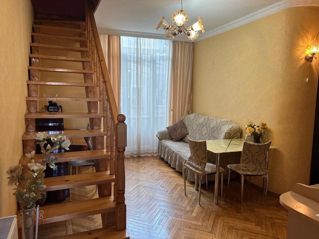 Giorgi Apartment - 带阳台的公寓