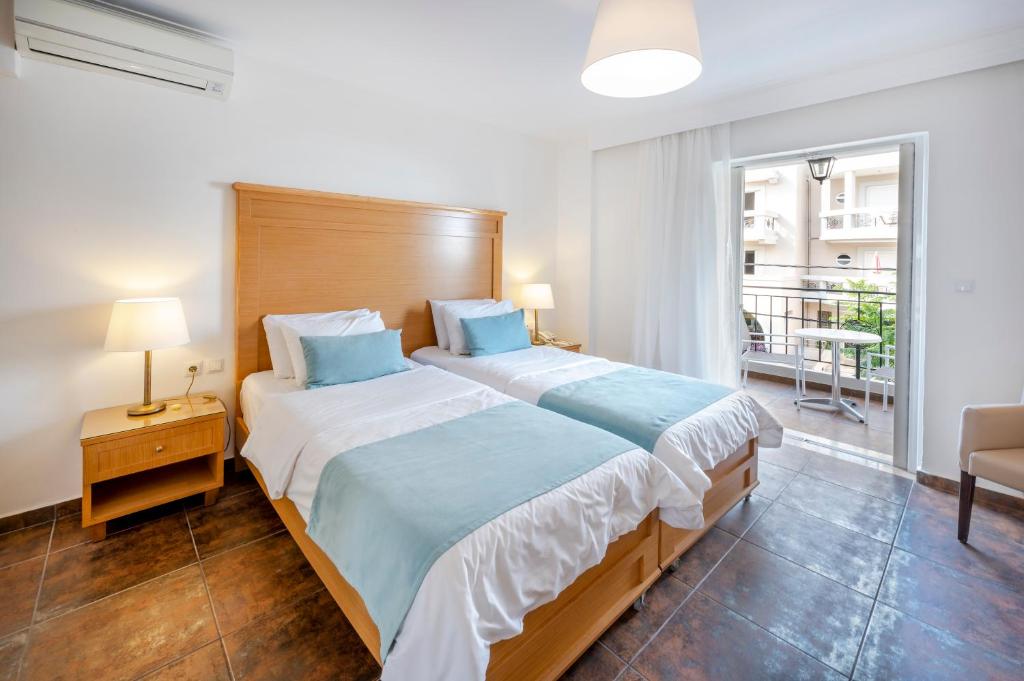 Peridis Family Resort - 14