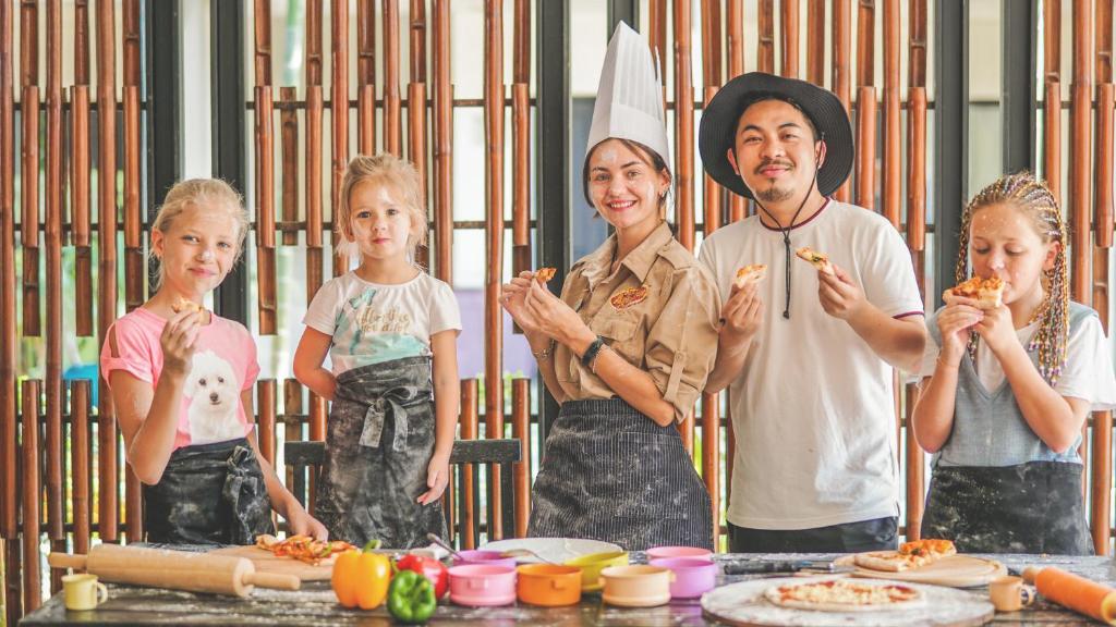 Gäste, die in der Unterkunft Radisson Resort and Suites Phuket übernachten