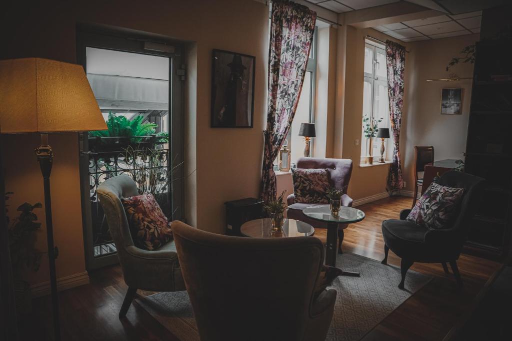 Posezení v ubytování Mojo Hotell