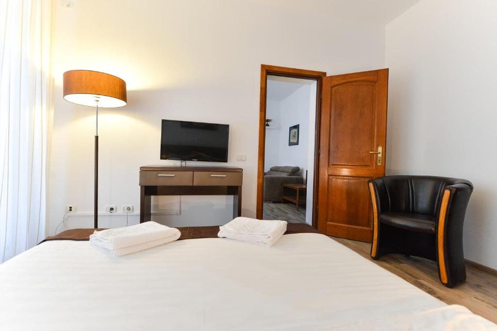 AGO Apartments - Resim 9