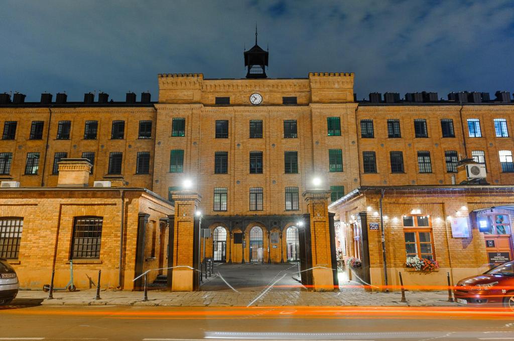 Budova, v ktorej sa apartmán nachádza