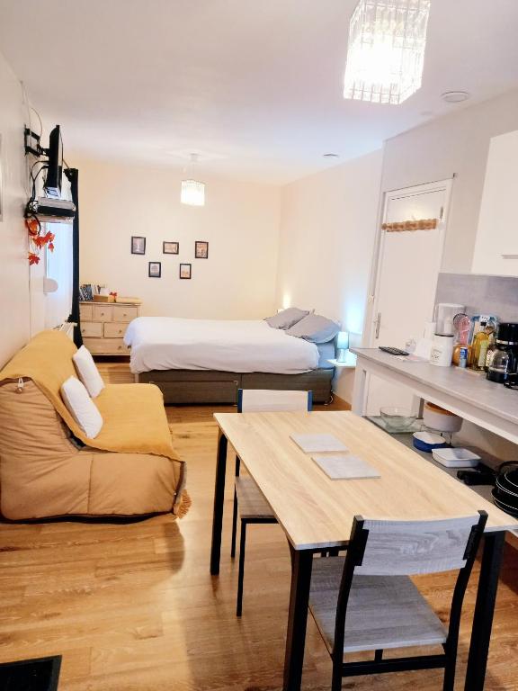 Posteľ alebo postele v izbe v ubytovaní Gîte de l'écureuil62, près des plages et de la forêt