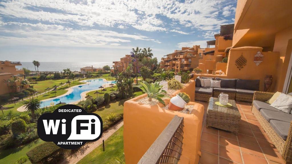 Bazén v ubytování Los Granados 2022 nebo v jeho okolí