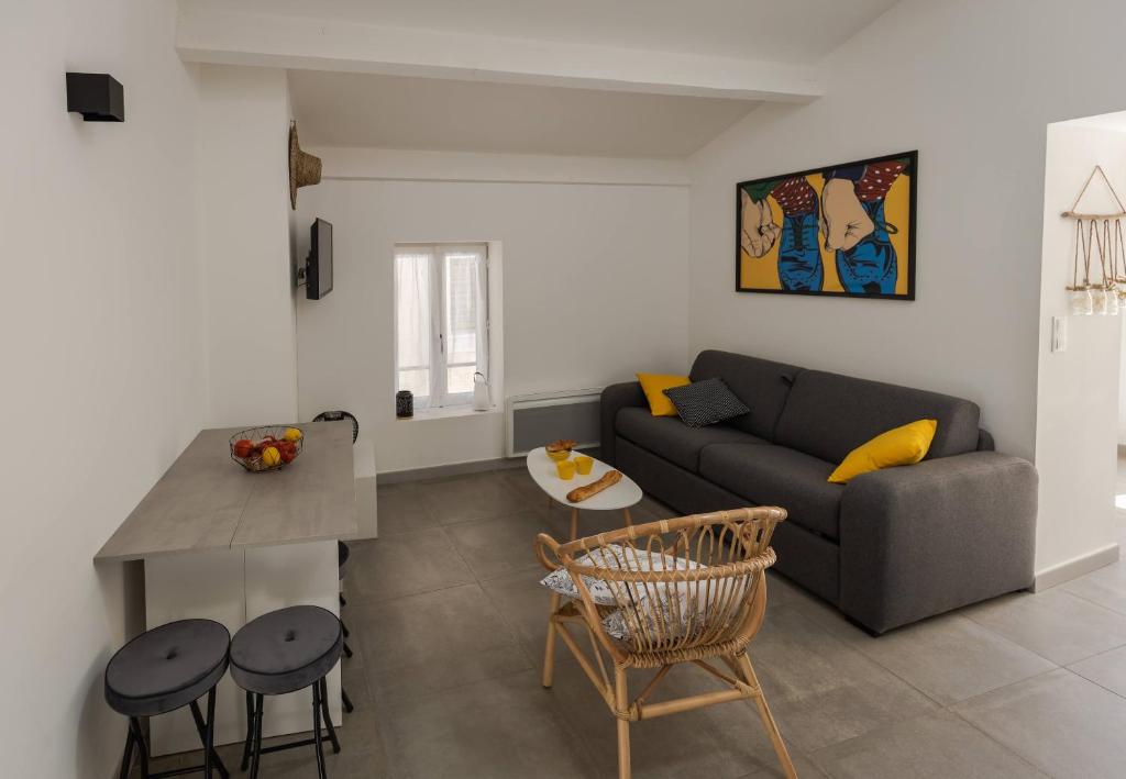 Appartement Terrasse climatisé calme en centre-ville - One-Bedroom Apartment
