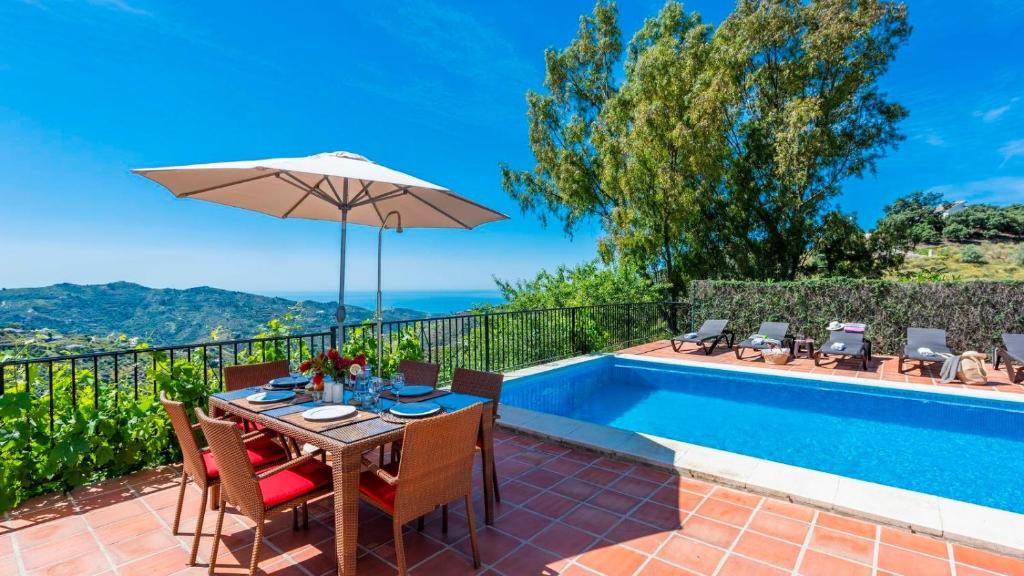 Zdjęcie z galerii obiektu Casa Rural Las Hermanas Sayalonga by Ruralidays w mieście Sayalonga