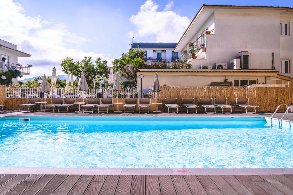 Bazén v ubytování Hotel Isabella Sorrento nebo v jeho okolí