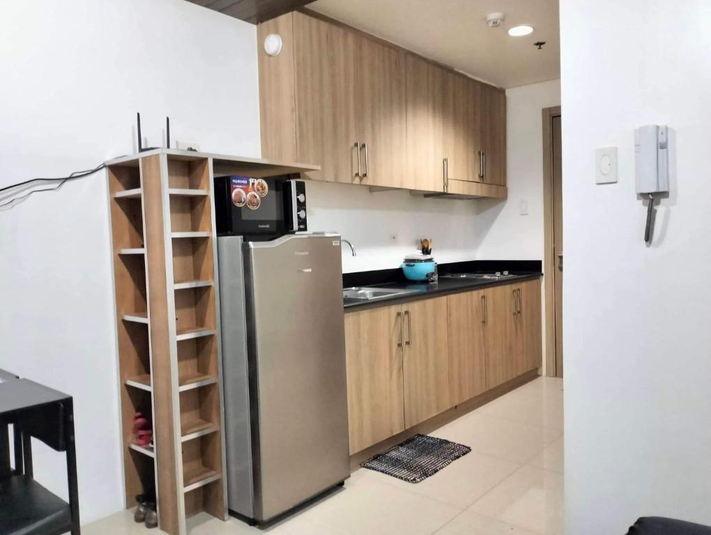 Ray's Staycation at Shore Residences