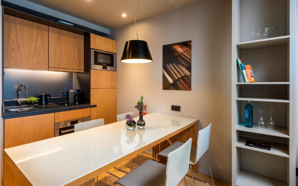 Kuchyň nebo kuchyňský kout v ubytování SANA Berlin Hotel
