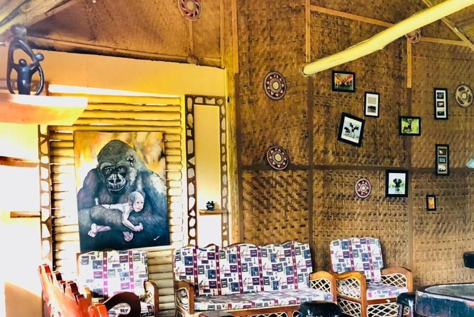 Posezení v ubytování Bwindi Forest Lodge