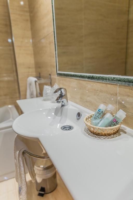 Kúpeľňa v ubytovaní Apartamentos & casas rurales Santo Domingo de Silos