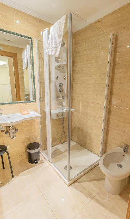 Kúpeľňa v ubytovaní Apartamentos & casas rurales Santo Domingo de Silos