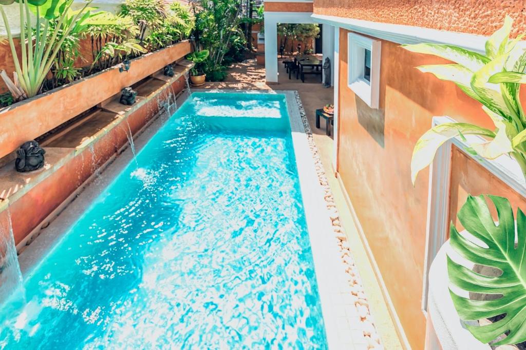 Bazén v ubytování WOWLAND Luxury Pool Villa Pattaya Walking Street 6 Bedrooms nebo v jeho okolí