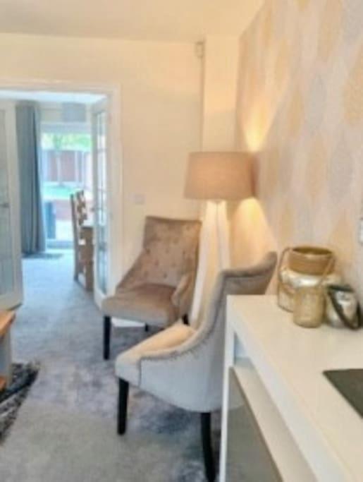 Suitetrails - SPACIOUS DETACHED 5 Bedroom4 Bathroom WIFI Parking