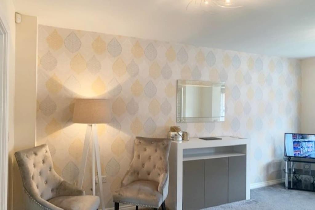 Suitetrails - SPACIOUS DETACHED 5 Bedroom4 Bathroom WIFI Parking