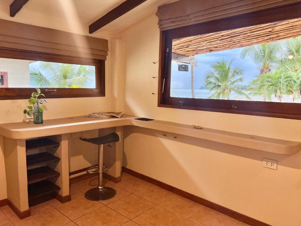 Fotografie z fotogalerie ubytování Three rare & private front beach villas v destinaci Thong Sala