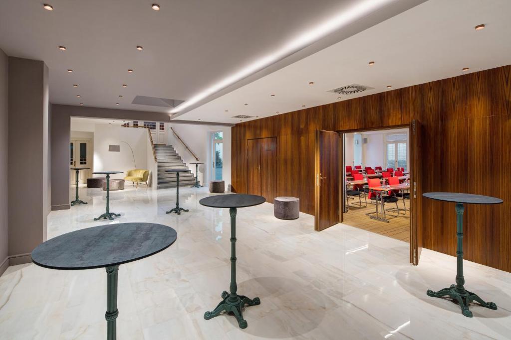 Mamaison Hotel Riverside Prague - Resim 36
