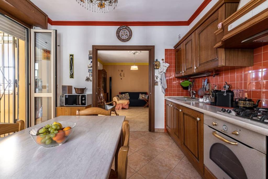 Kuchyň nebo kuchyňský kout v ubytování Appartamento con Ampia Terrazza - 10 minuti da Torino