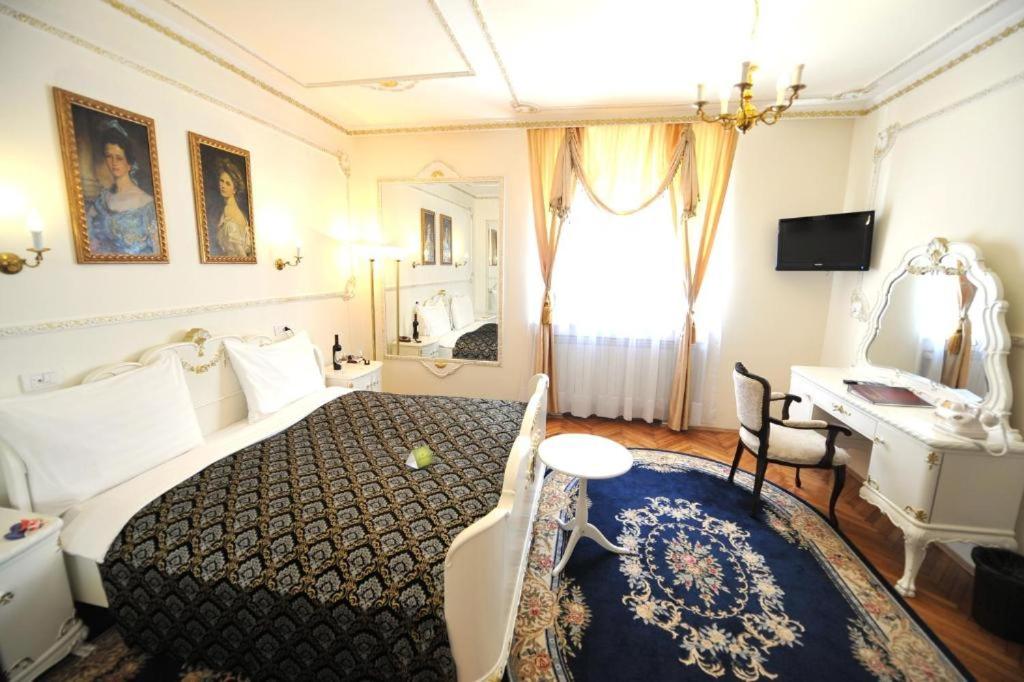 Queen's Astoria Design Hotel - Resim 31