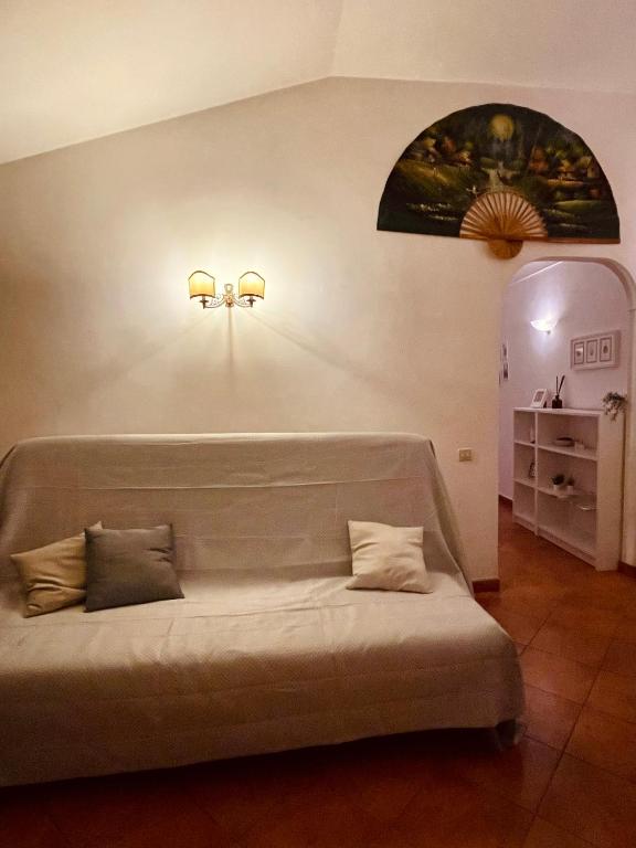 A seating area at Rome Downtown Apartment_Sistina
