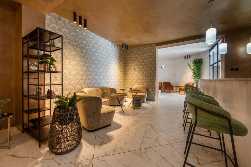 King Solomon Hotel- Golders Green - Resim 14