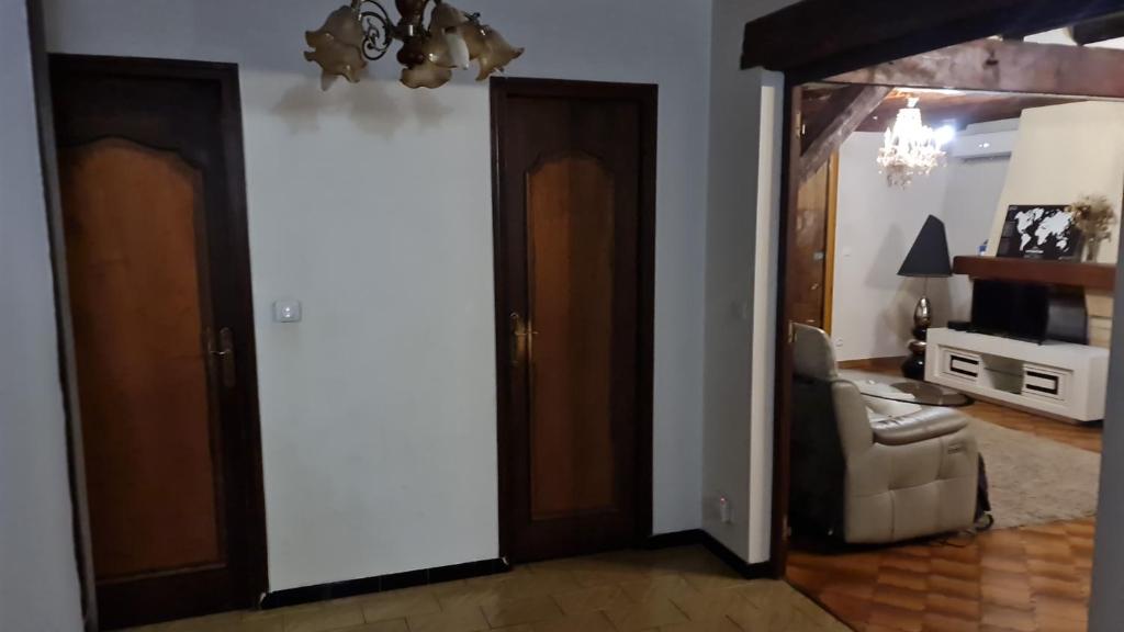 Zdjęcie z galerii obiektu Maison Chaleureuse et Spacieuse avec Jardin - ThePlace2Be w mieście Vernon