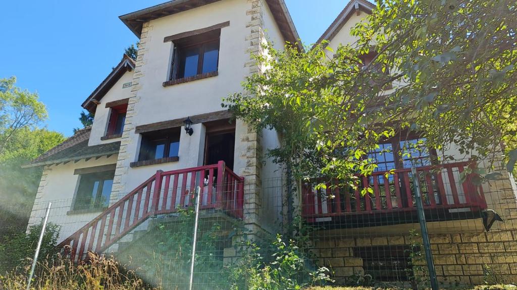 Zdjęcie z galerii obiektu Maison Chaleureuse et Spacieuse avec Jardin - ThePlace2Be w mieście Vernon