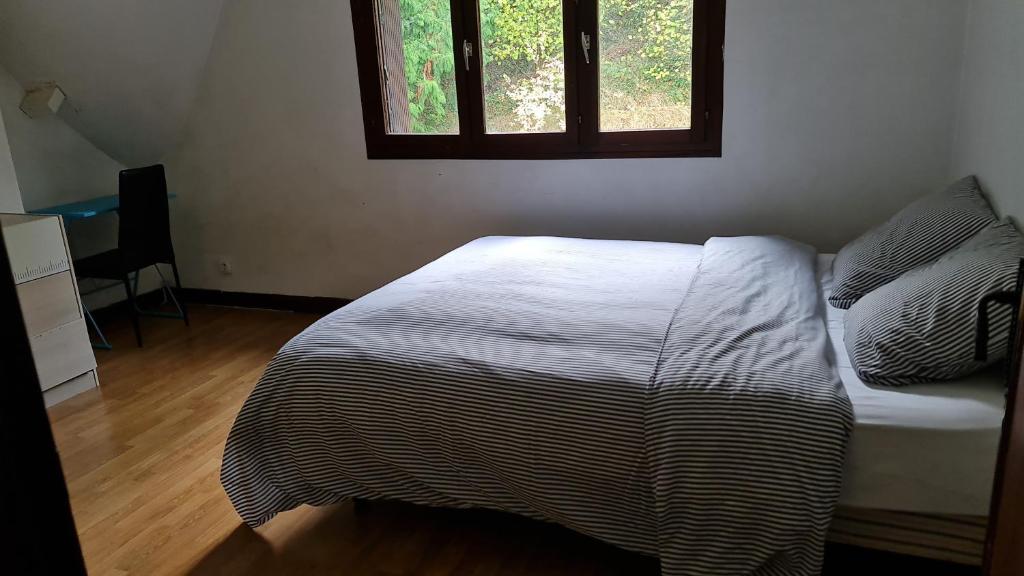 Zdjęcie z galerii obiektu Maison Chaleureuse et Spacieuse avec Jardin - ThePlace2Be w mieście Vernon