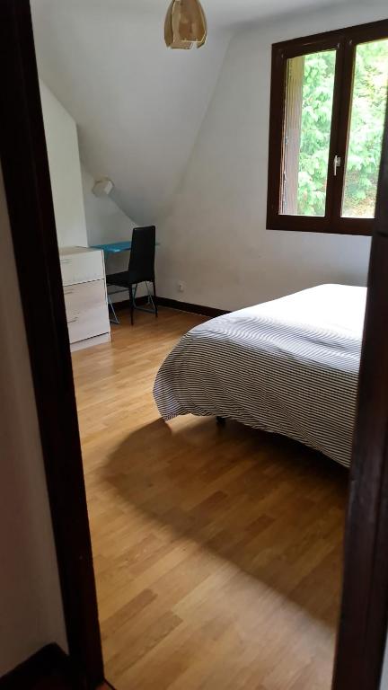 Zdjęcie z galerii obiektu Maison Chaleureuse et Spacieuse avec Jardin - ThePlace2Be w mieście Vernon