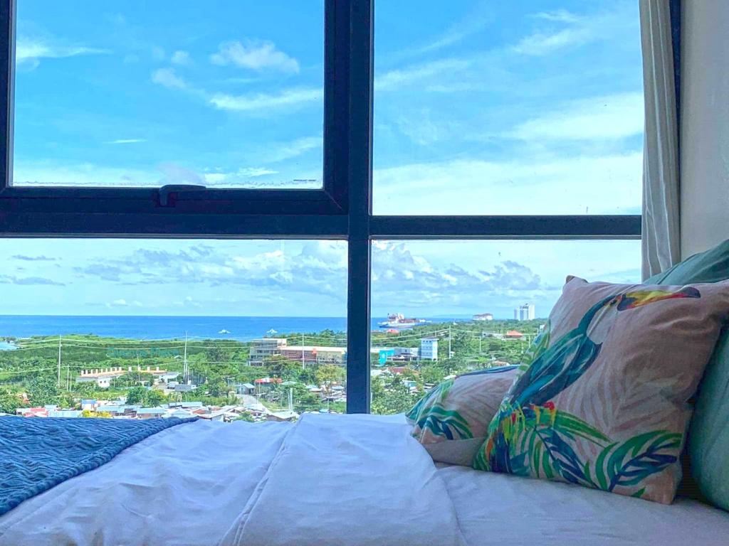 Mactan Newtown – New Modern Condo with Ocean View