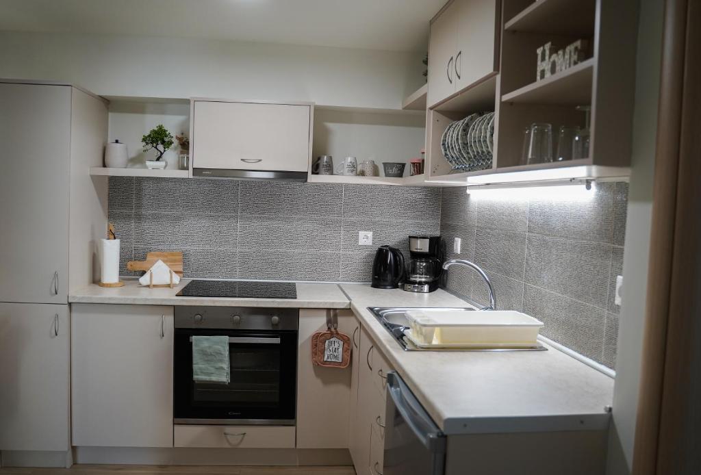 The house under the rocks of Meteora 2 - 18